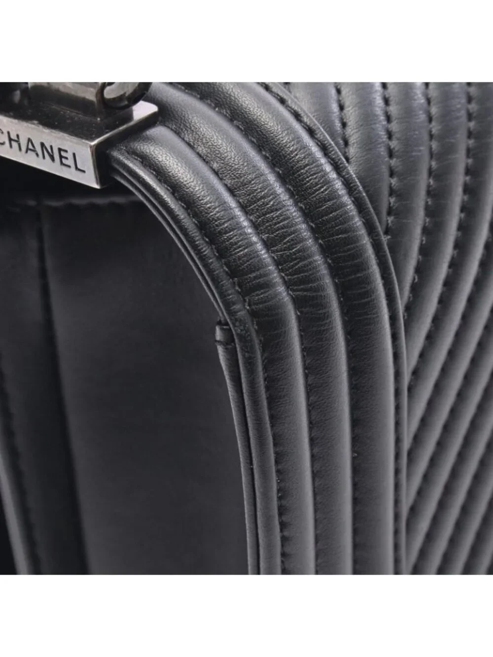 Chanel Shoulder Bag Boy Large Chest Blanc Stitch Black Lambskin Boy Chain